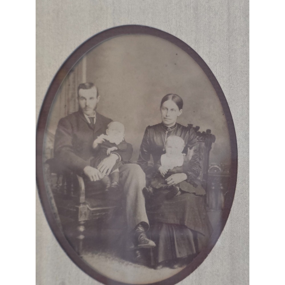 Antique Framed Family Photographs - Picture 3 of 6